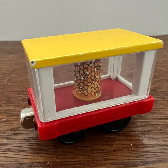 Thomas & Friends Train Engine Take n Play Along Diecast the Bees 2009 Car - Picture 1 of 5